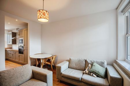 3 Bed Flat, Tyrwhitt Road, SE4 - Photo 2