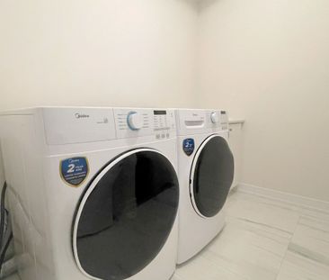 For Lease - 3073 Welsman Gardens, Oakville, Ontario - Photo 5