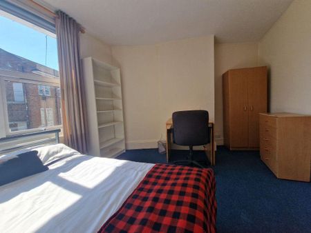 3 bedroom flat to rent - Photo 5