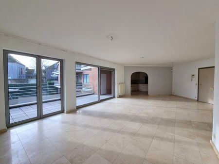 Appartement met 2 slaapkamers, ruim terras en staanplaats! - Foto 4