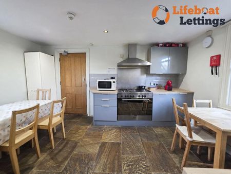 1 bedroom in a house share to rent - Photo 4