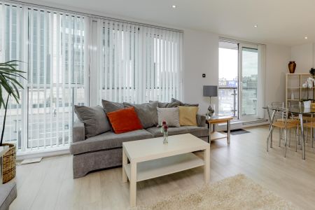 Bridge House, St George Wharf, London SW8 - Photo 5