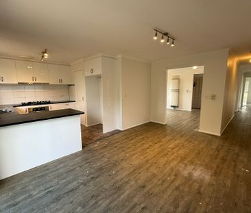 8 Greenhill Rise, Hampton Park VIC - Photo 1