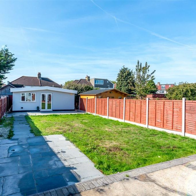 4 bedroom semi-detached house to rent - Photo 1