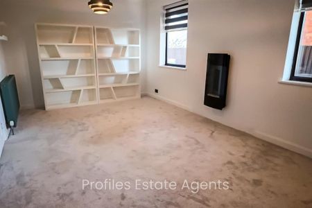 4 bedroom detached house to rent - Photo 3