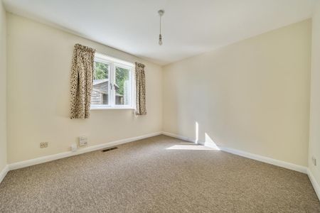3 bedroom detached house to rent - Photo 5