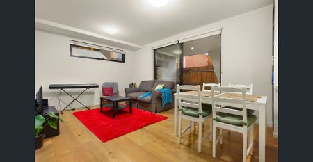 Modern two storey apartment - Photo 5