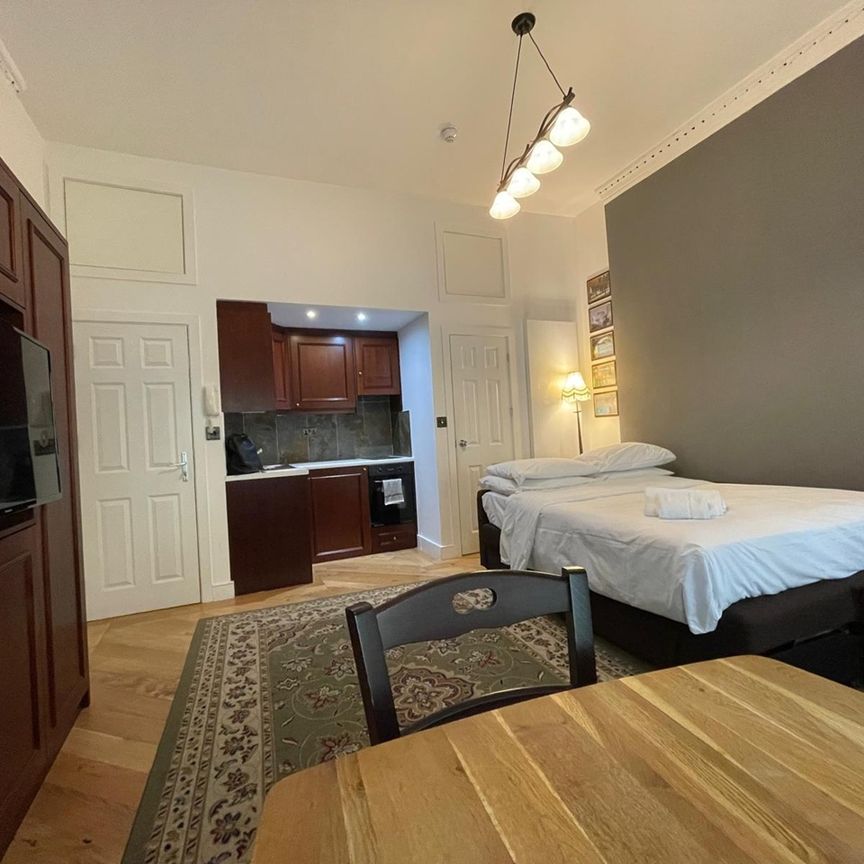 Studio Flat, Bloomsbury, WC1H - Photo 1