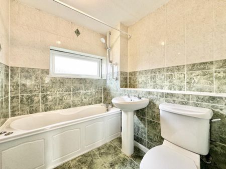 3 bedroom semi-detached house to rent - Photo 3