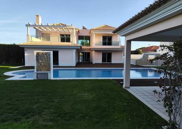 6 Bedroom House with swimming pool, Quinta da Beloura, Sintra