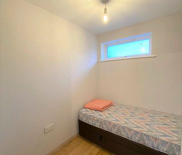 One/Two Bedroom Flat For Rent – HA5 – Pinner - Photo 2