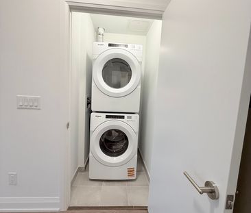 For Lease - 3250 Carding Mill Trail Unit# 507, Oakville, Ontario - Photo 2