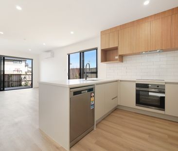 Brand New in Mt Wellington - Photo 5