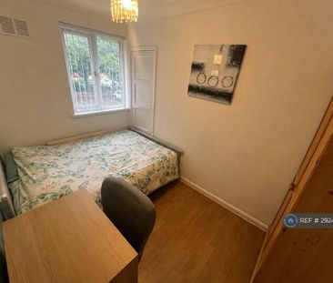4 bedroom flat to rent - Photo 5
