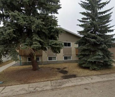 Townhouse for rent at 36 Cameron Crescent — D - Photo 1