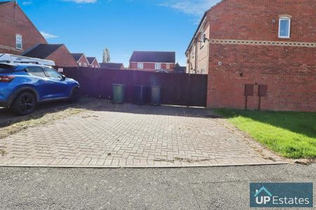 2 bedroom end of terrace house to rent - Photo 2