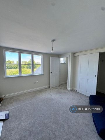 5 bedroom semi-detached house to rent - Photo 4