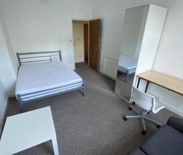 3 bedroom apartment to rent - Photo 6
