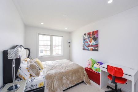 For Lease - 30 Lorenzo Circle, Brampton, Ontario - Photo 4