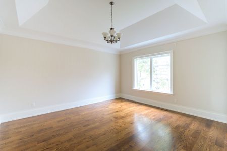 For Lease - 10 Brucedale Crescent, Toronto, Ontario - Photo 3