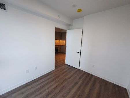 For Lease - 8 Interchange Way Unit# 915, Vaughan, Ontario - Photo 2