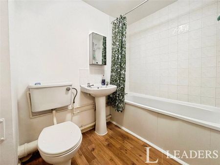 2 bedroom flat to rent - Photo 5