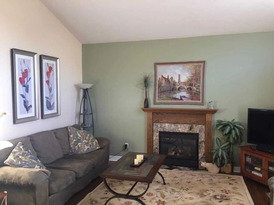 For Lease - 242 Colbert Crescent, Hunt Club - South Keys and Area, Ontario - Photo 1