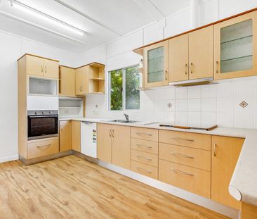 Space, Sunshine and Room to Breathe in Cudgen - A generous family h... - Photo 5