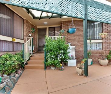 Quietly located cozy home! - Photo 2