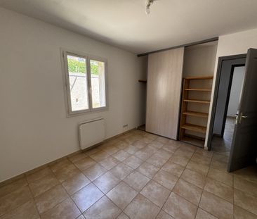 Location Maison 3 pièces 82m² ROQUEVAIRE 13360 - Photo 2