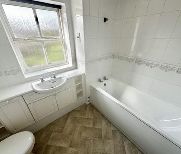 4 bedroom detached house to rent - Photo 6