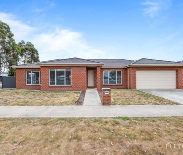 MODERN COMFORT IN LUCAS ESTATE - Photo 4