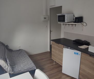 Location Appartement 1 pièce 12m² - Photo 2