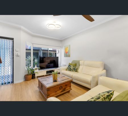 3/67 Digger Street, Cairns North, Qld 4870 - Photo 3