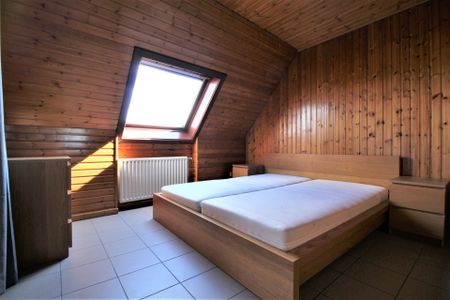 Leuk dakappartement met 1 slaapkamer en autostaanplaats - Photo 2