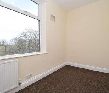 Hawthorne Terrace, Ossett, WF5 - Photo 1