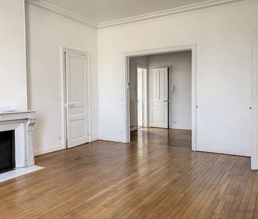 Appartement à louer - PLACE CERES - Photo 2