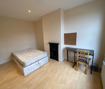 Woodside Avenue (room 3), Headingley, Leeds - Photo 3