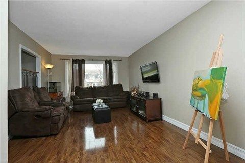For Lease - 46 Salisbury Circle Unit# UPPER, Brampton, Ontario - Photo 1