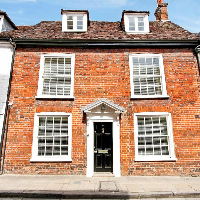 5 Bedroom House - Canon Street, Winchester - Photo 1