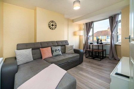 Roxeth Green Avenue, HA2 - Photo 4