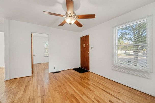 For Lease - 967 Merivale Road, Carlington - Central Park, Ontario - Photo 1