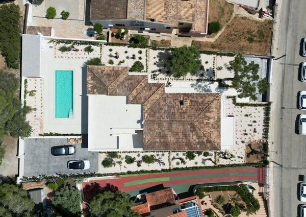 Elegant villa with swimmimg pool in Palmanova