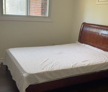 For Lease - 32 Rosscowan Crescent, Toronto, Ontario - Photo 6