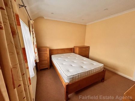 3 bedroom semi-detached house to rent - Photo 4