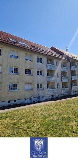 Perfekte Familienwohnung mit schönem Balkon in ländlicher grüner Umgebung! - Photo 1