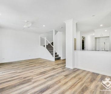 Near new luxury 3-bed townhouse - Photo 2