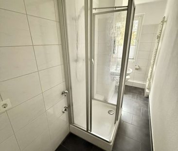 **Helle 2-RWG im EG – Balkon – Tageslichtbad mit Dusche **WE 32** - Foto 3