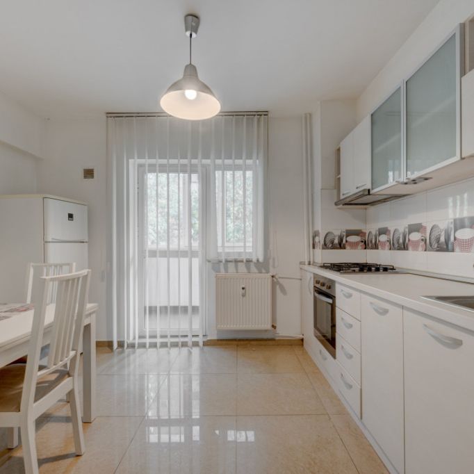 13 septembrie, Sabinelor, Marriott, etaj 1/8, Comision 0 % - Photo 1