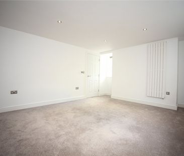 Montpellier Drive, - Photo 3